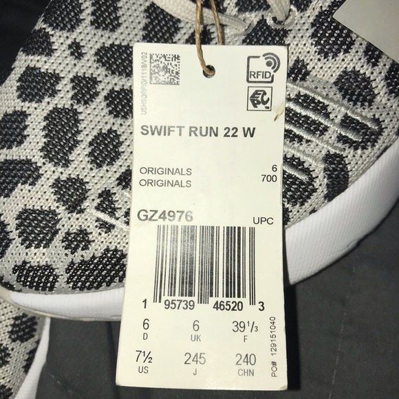 πβ¨ New β¨π ADIDAS tennis shoes - Picture 5 of 9